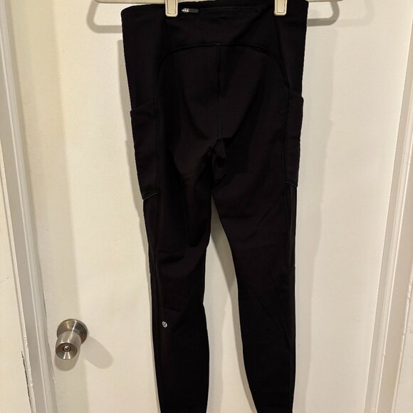 Lululemon // Speed Up Tight // Size 6 - Picture 1 of 7